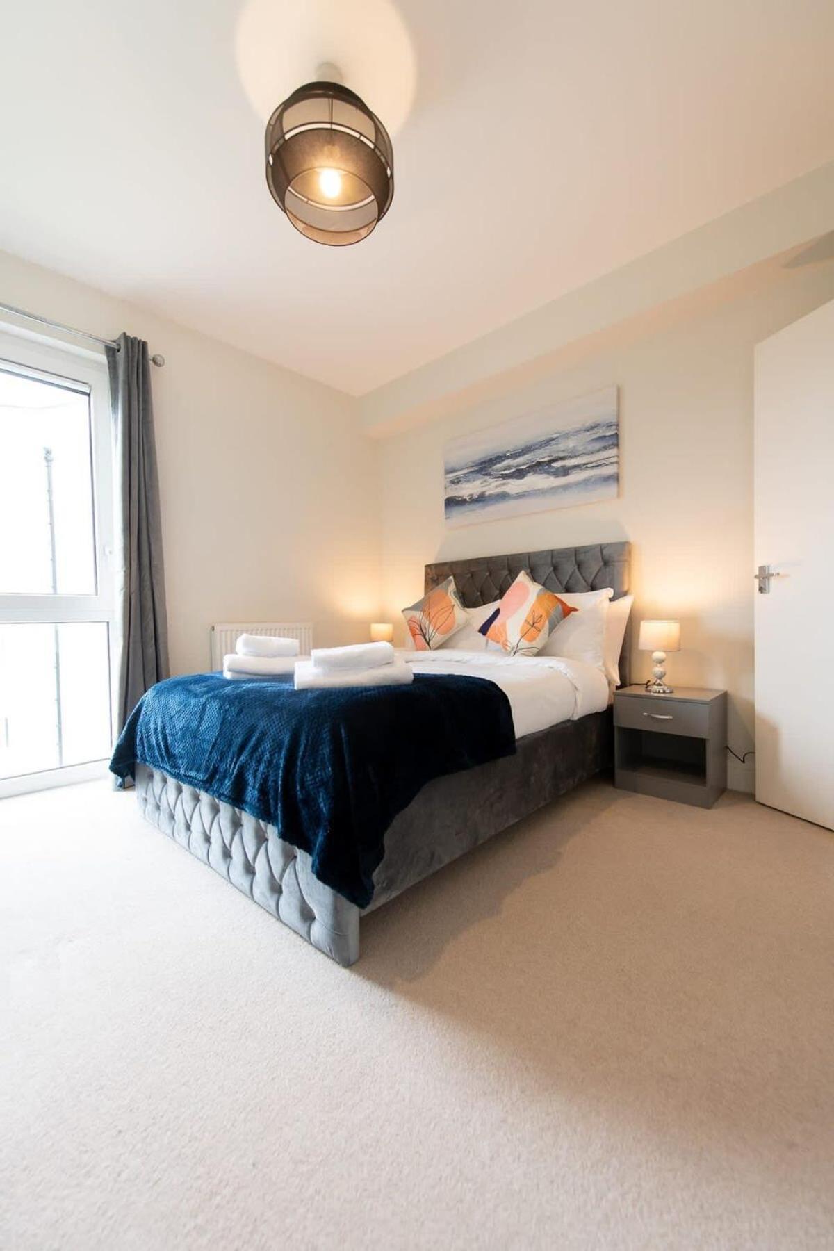 Fantastic 1 Bed Apartment In Crawley מראה חיצוני תמונה