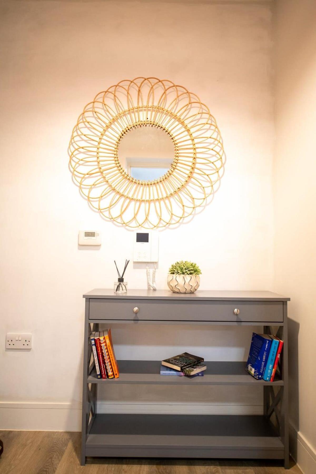 Fantastic 1 Bed Apartment In Crawley מראה חיצוני תמונה